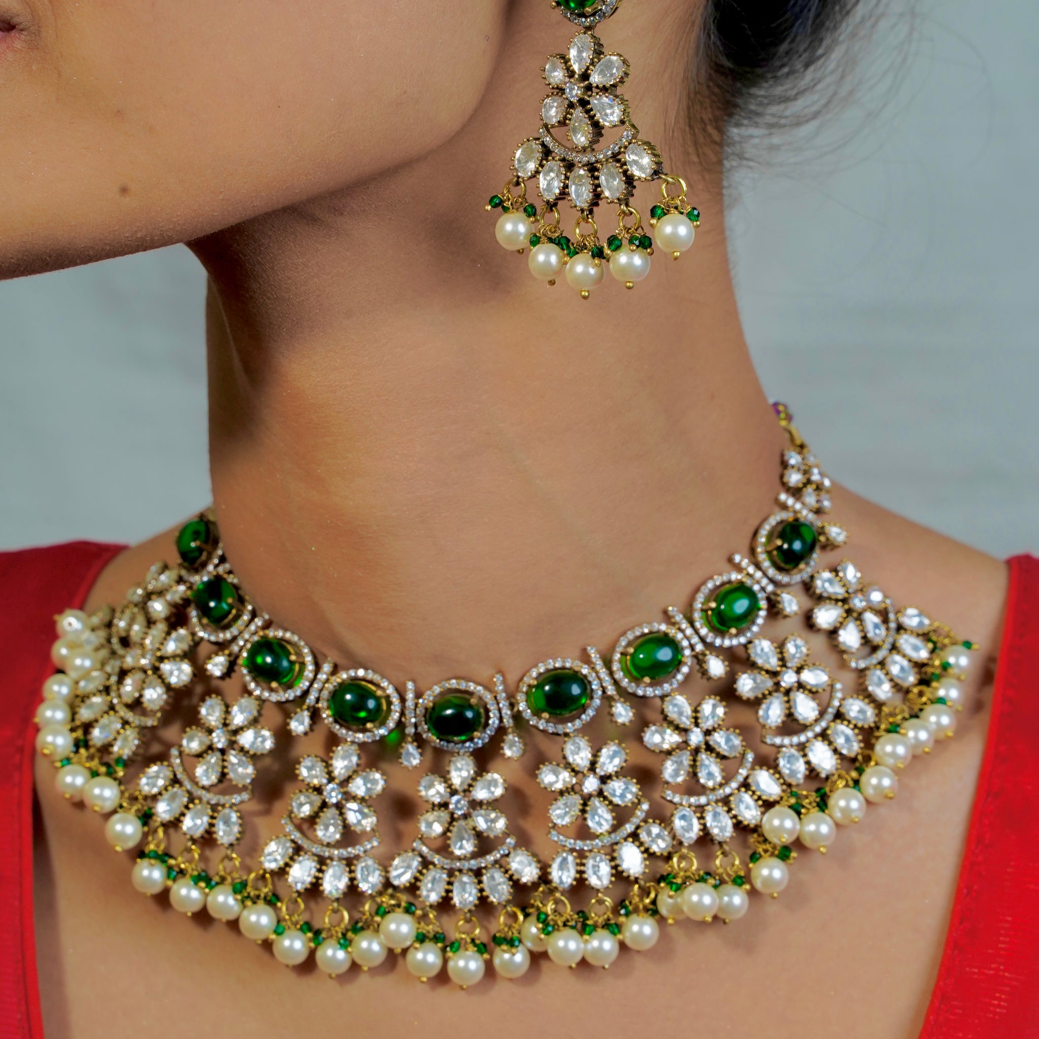 Blossom Elegance: Victorian Necklace with Green Stones & White Beads