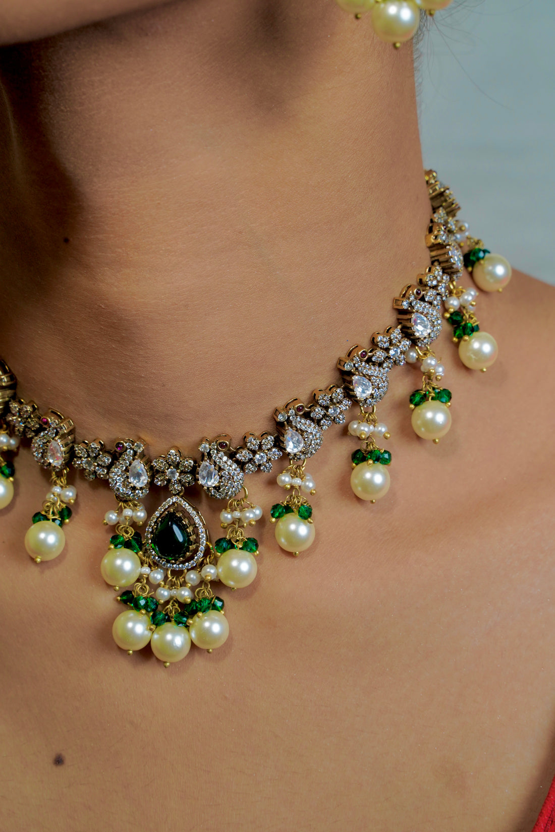 Regal Peacock Victorian Necklace – A Symphony of Elegance Green