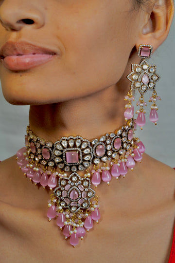"Vintage-Style Victorian Choker with Soft Pink Beads"