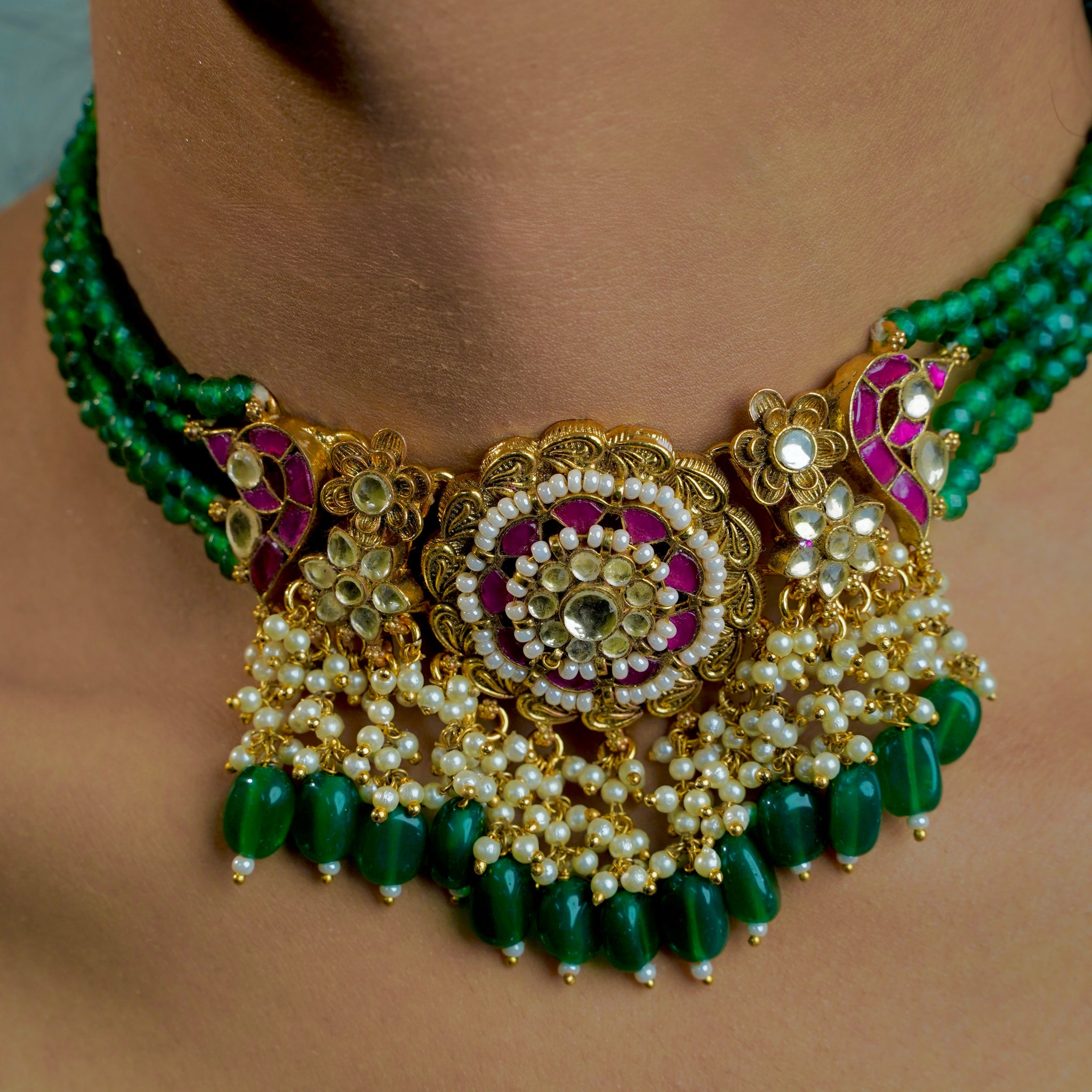 Regal Garden – Pachi Kundan Choker with Green Beads & Peacock Motifs