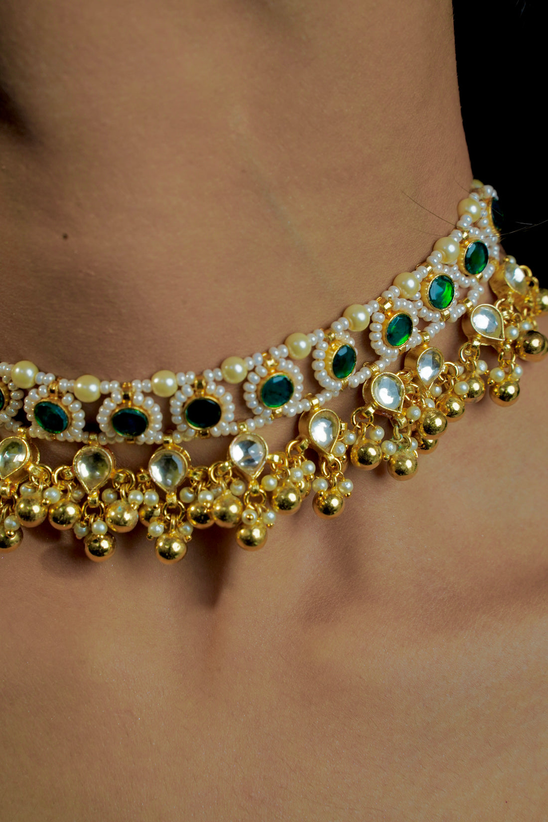 Emerald Grace – Minimal Green Stone Choker with Golden & White Beads