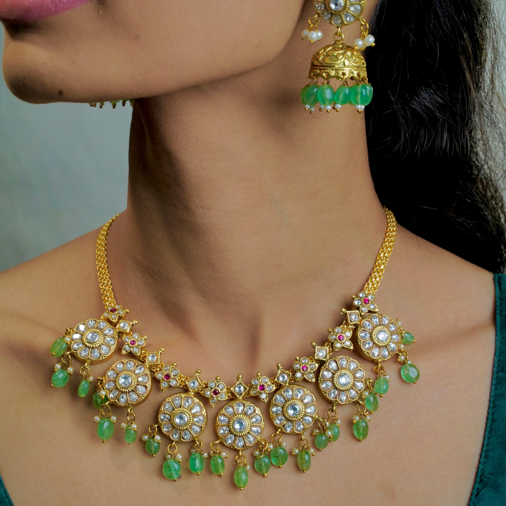 Antique Blossom – Floral Necklace in Pastel Green & 18k Gold Finish