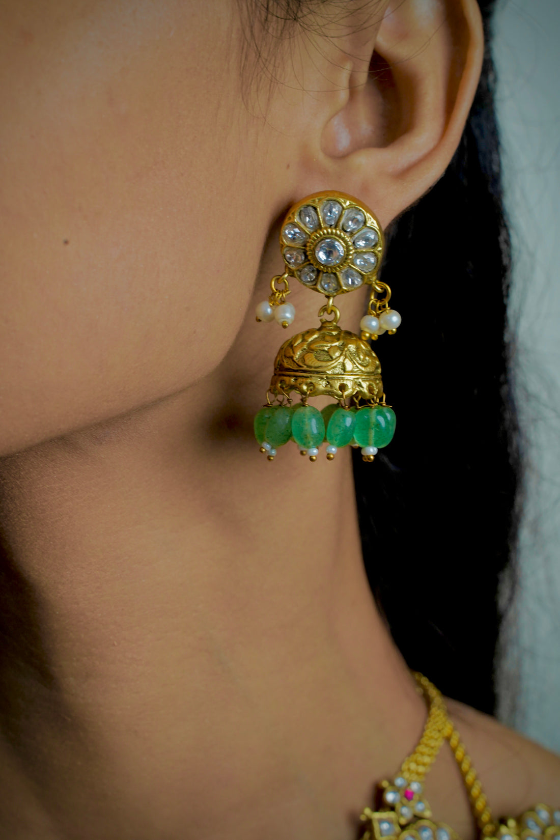 Antique Blossom – Floral Necklace in Pastel Green & 18k Gold Finish