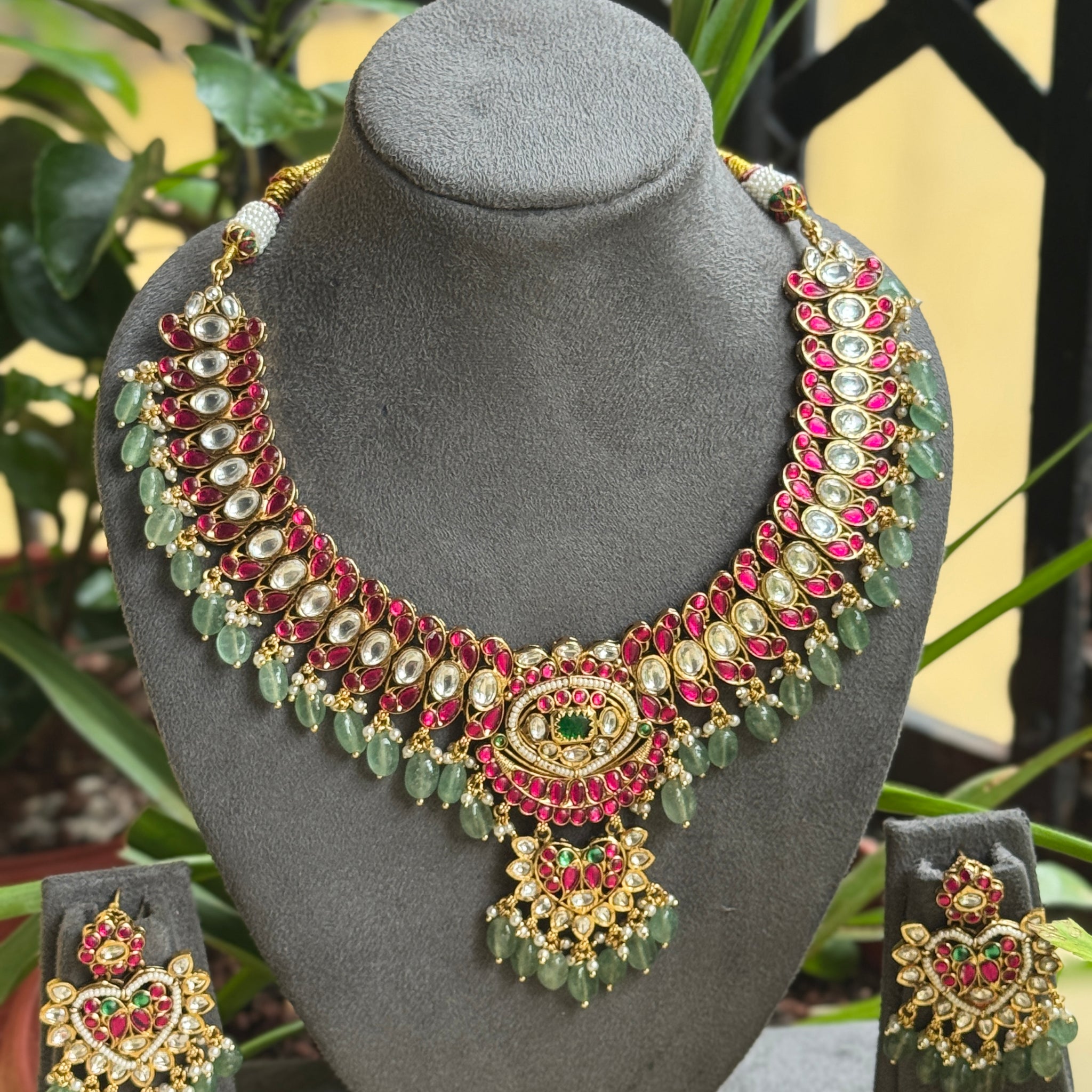 Jadau Bridal Necklace with strawberry beads