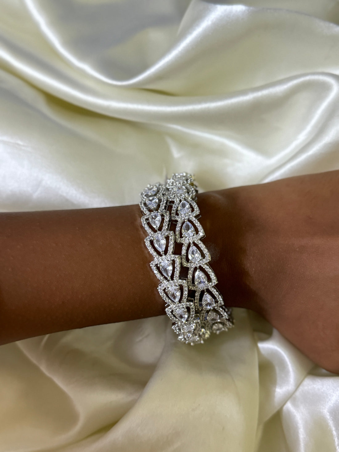 Luxe Shine American Diamond Bangles