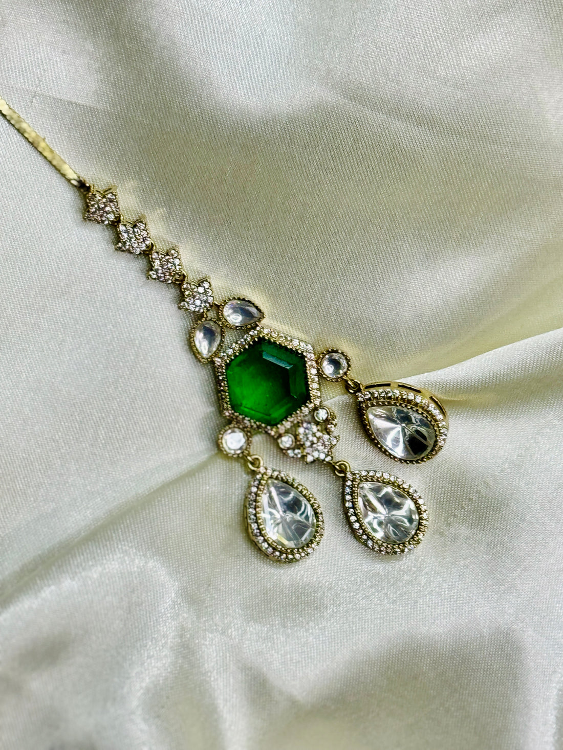 Serene Grace Victorian Mangtikka with Pastel Green Stone and Crystal Beads