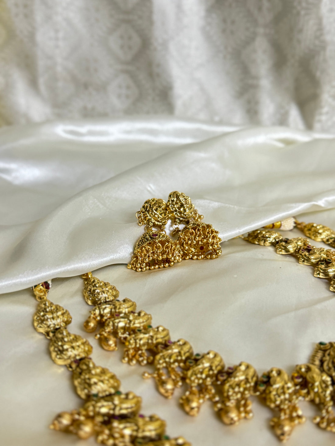 Bridal Lakshmi Golden Combo Set in Golden Beads