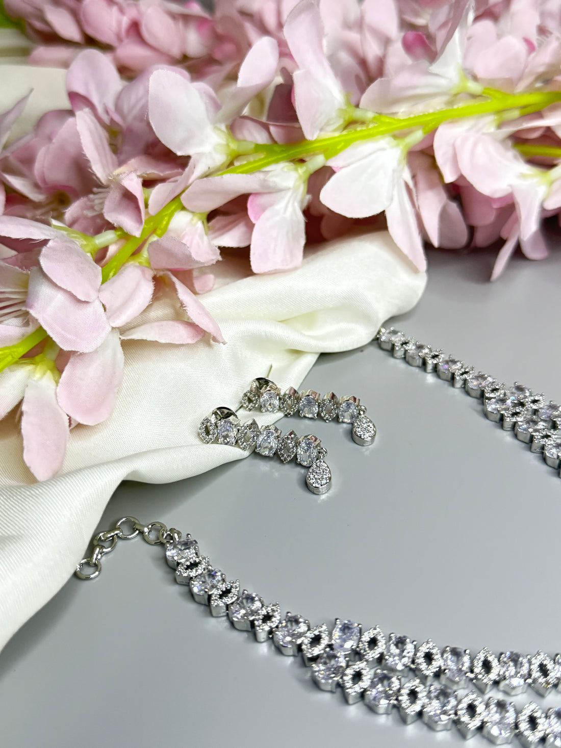 "Two-Layer AD Necklace with Crystal Stones for a Graceful Look"