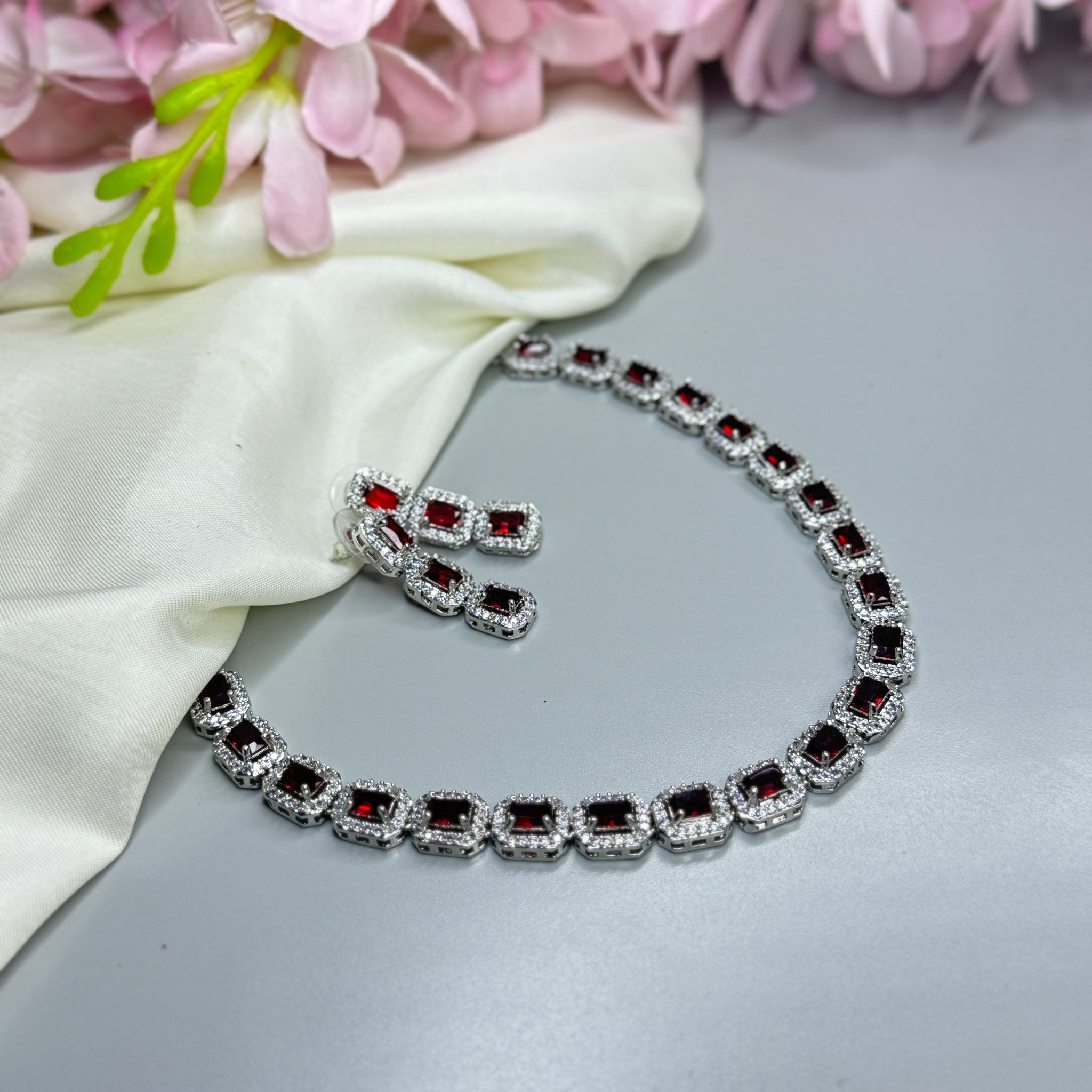 Luxurious AD Necklace with Bold Red Stones for a Dramatic Flair"