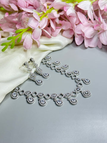 "Stunning AD Necklace with Crystal Stones and Diamond-Like Finish"