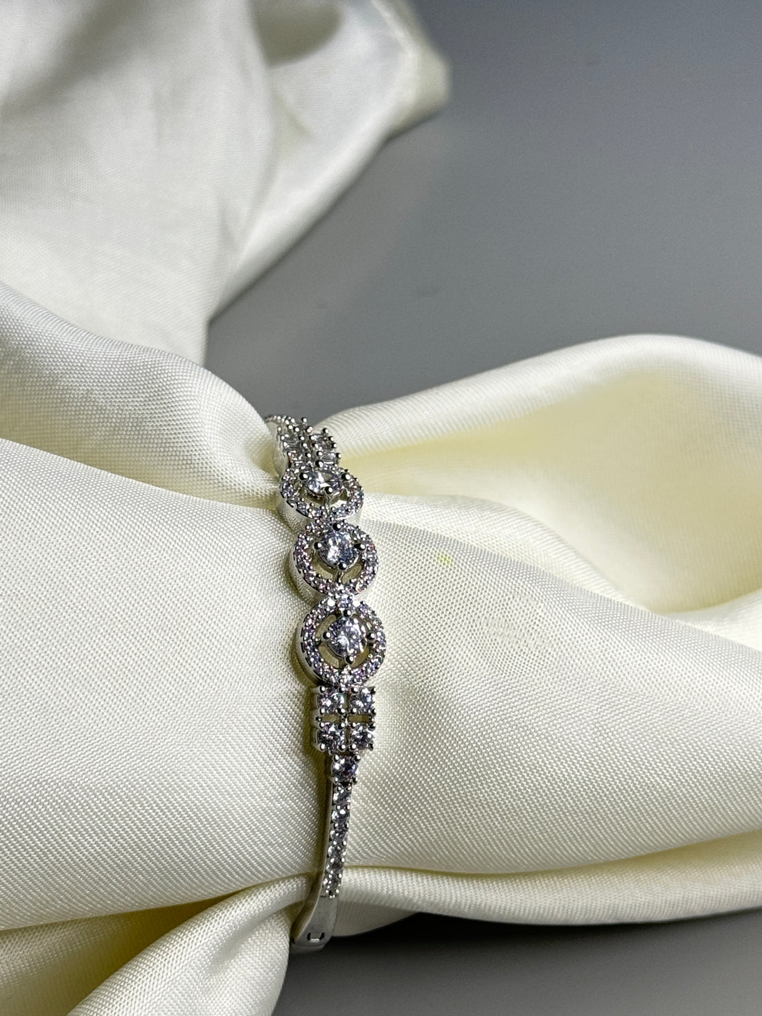 "Beautiful Crystal Finish Bracelet - Sparkling Elegance for Any Occasion"