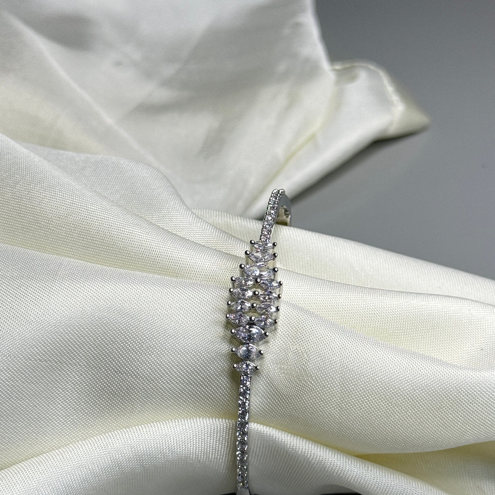 "Elegant Diamond-Finish Bracelet - Timeless Sophistication"