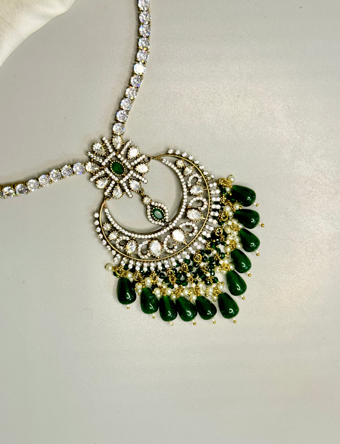 "Opulent Victorian Necklace with Green Beads and Gemstone Accent"