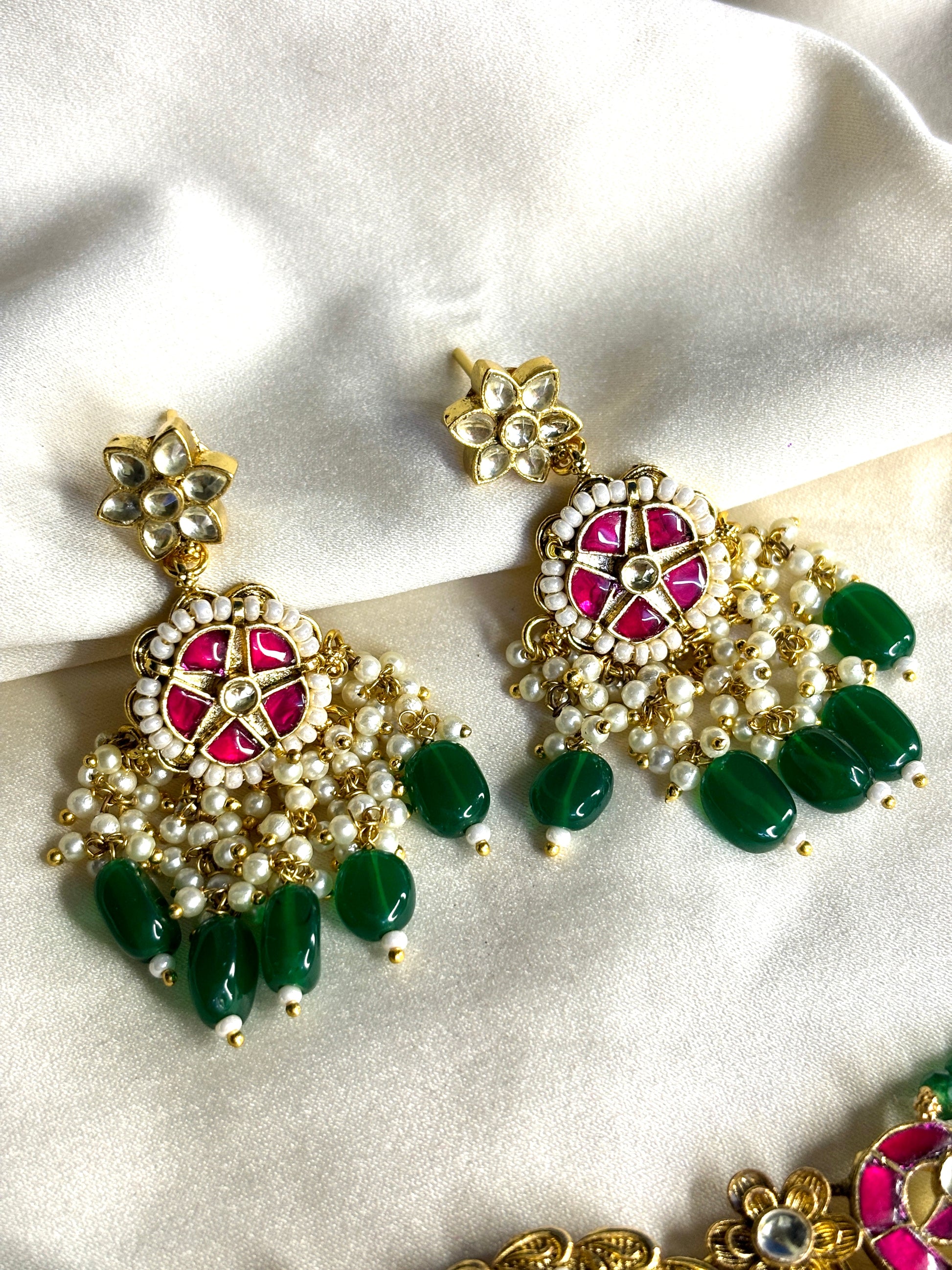 Emerald Pachi Kundan Choker Necklace - Jewels by Meena