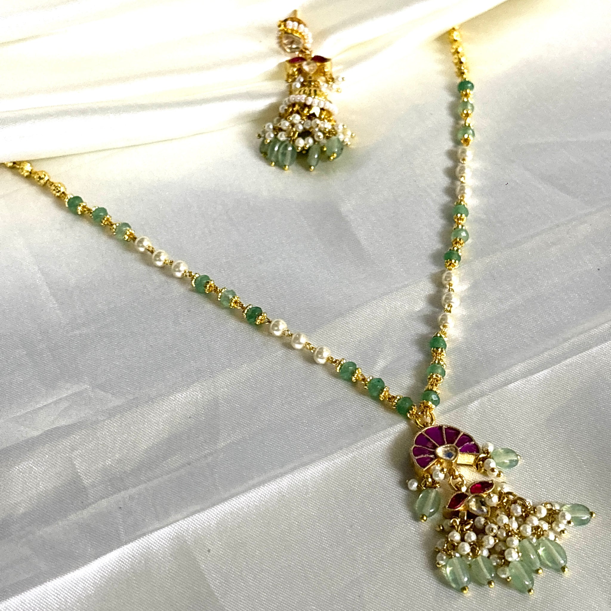Pearls Mala w/ Pachi Kundan Pendant - Jewels by Meena