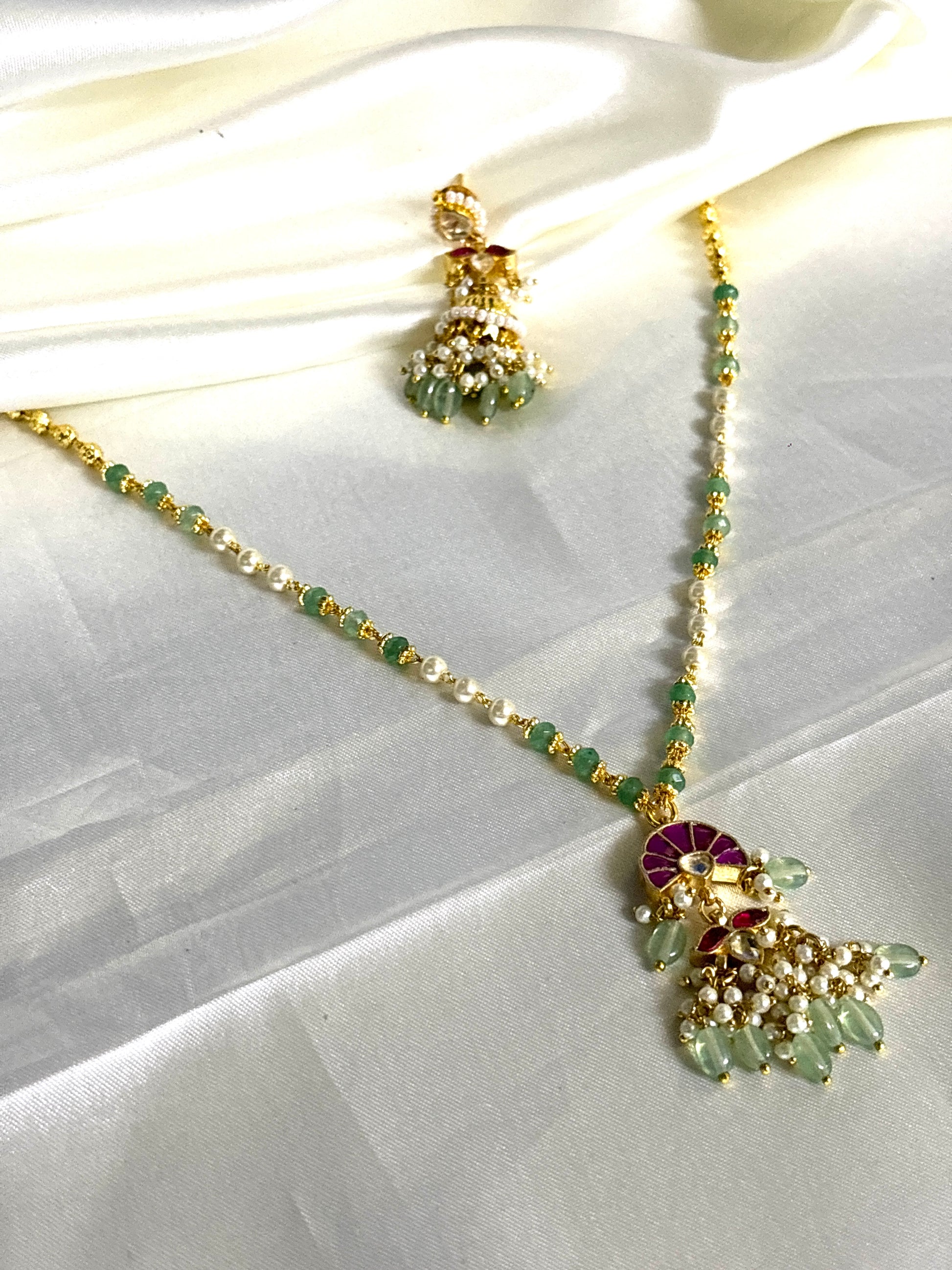 Pearls Mala w/ Pachi Kundan Pendant - Jewels by Meena