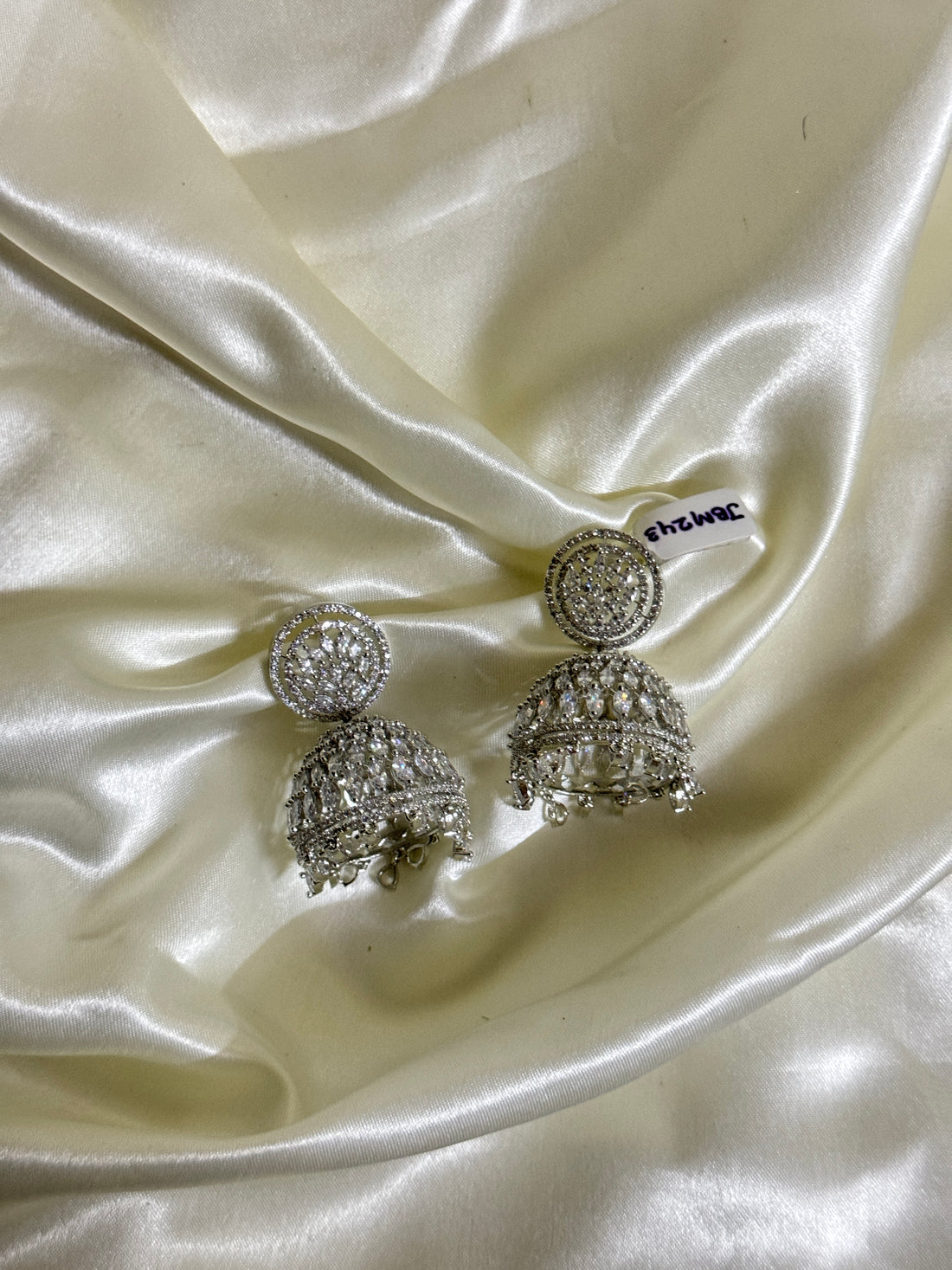 AD Jhumka - White